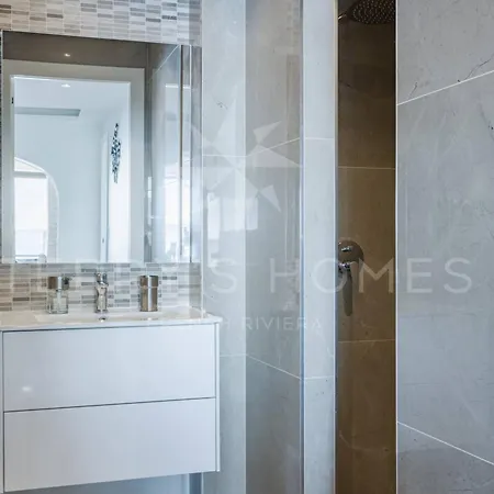 Adriana By Terry's Homes Waterfront Seaview Apartment