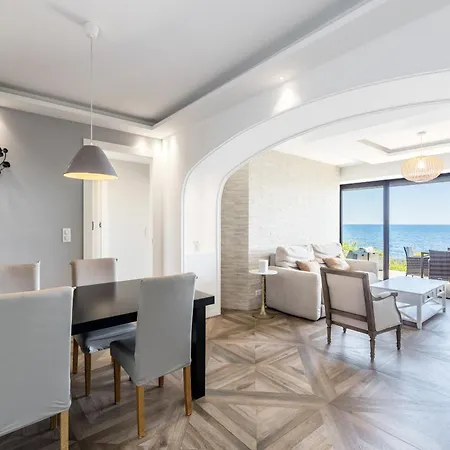 Adriana By Terry's Homes Waterfront Seaview Apartman