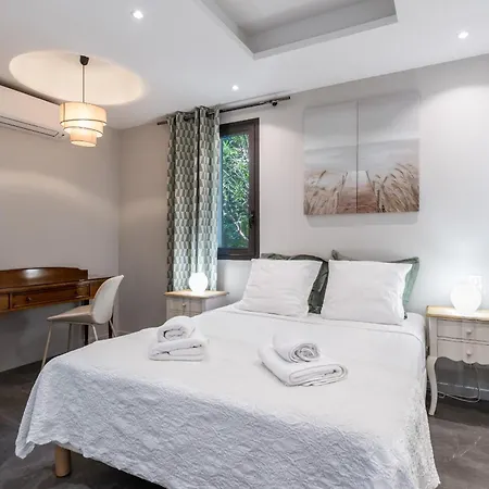 Διαμέρισμα Adriana By Terry's Homes Waterfront Seaview