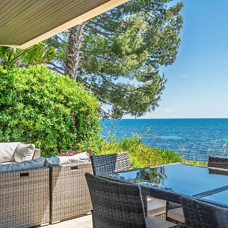 Adriana By Terry's Homes Waterfront Seaview Daire