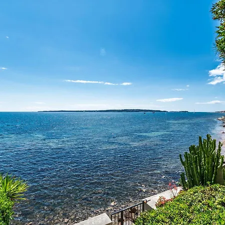 Adriana By Terry's Homes Waterfront Seaview Appartement *