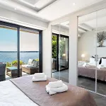 Adriana By Terry's Homes Waterfront Seaview * Канны