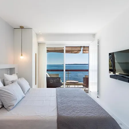 Adriana By Terry's Homes Waterfront Seaview Appartamento