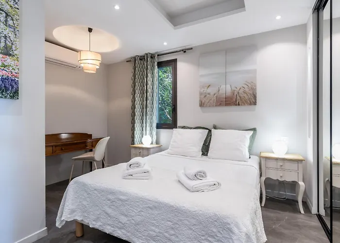 Apartament Adriana By Terry's Homes Waterfront Seaview